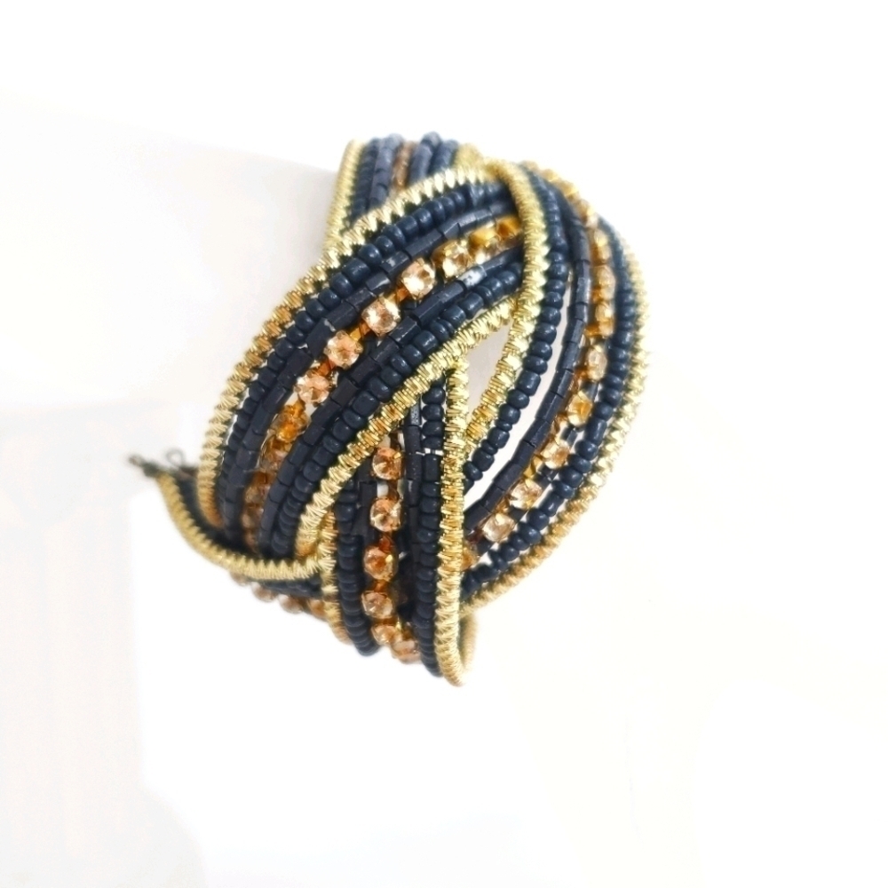 𝅺NAVY and Gold Toned Beaded Twist Bangle